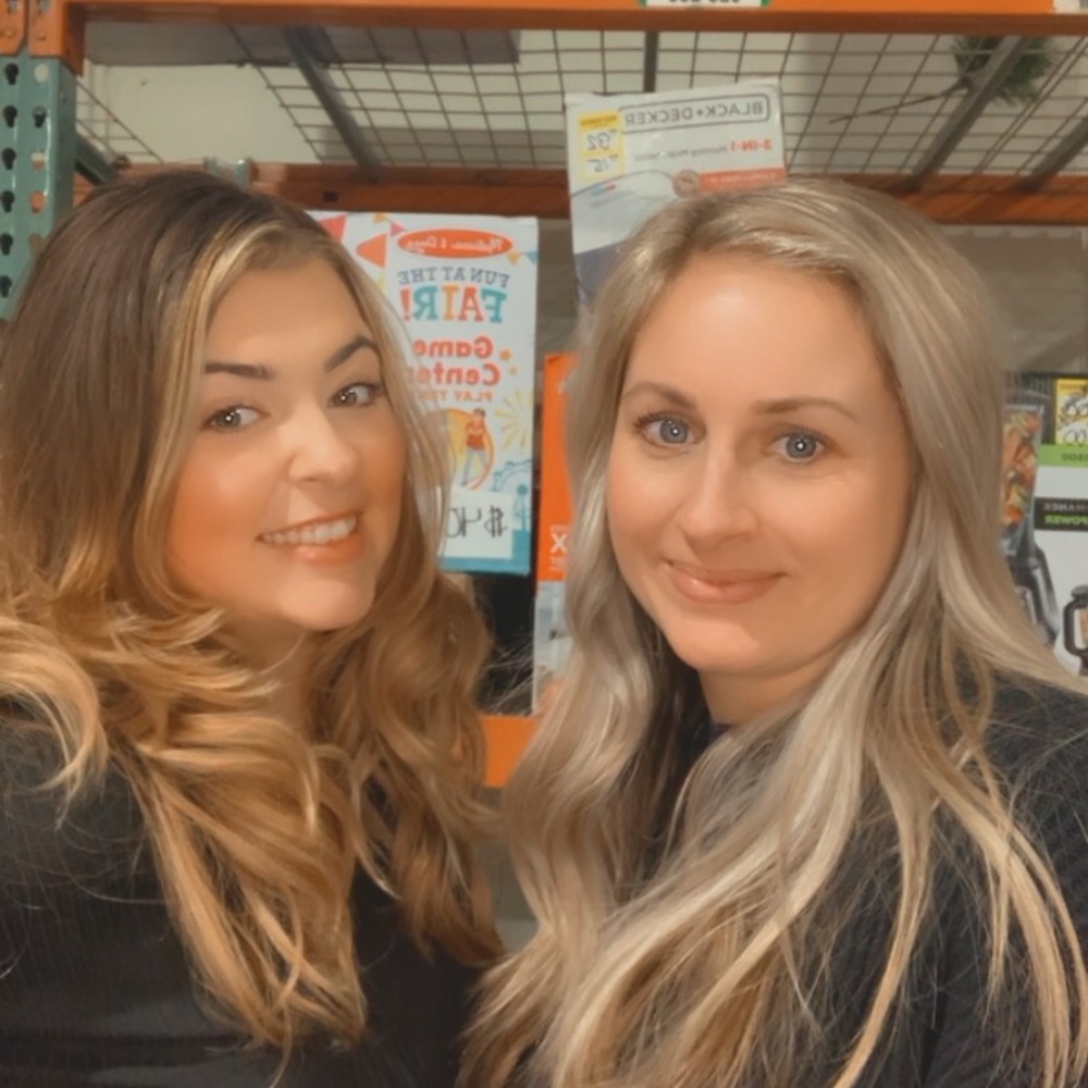 Meet your Poshers, Carrie & Mady